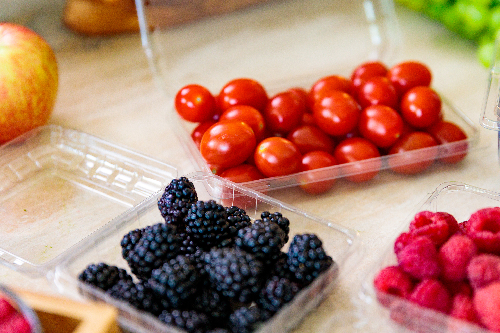 Fruit in clamshell containers