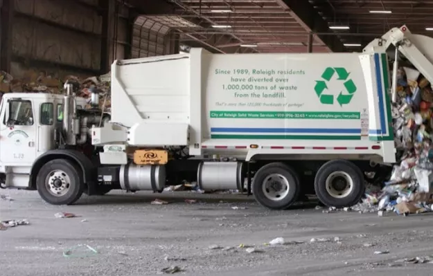 Recycling truck